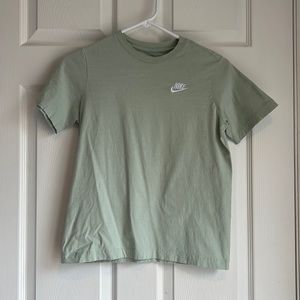 Nike tee-shirt.